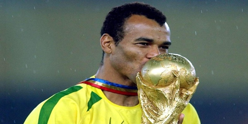Chức vô địch thế giới mà huyền thoại bóng đá Cafu đạt được cùng Selecao